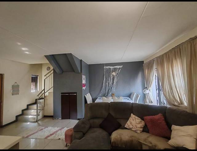 2 BEDROOM DUPLEX FOR SALE IN GREENSTONE HILL